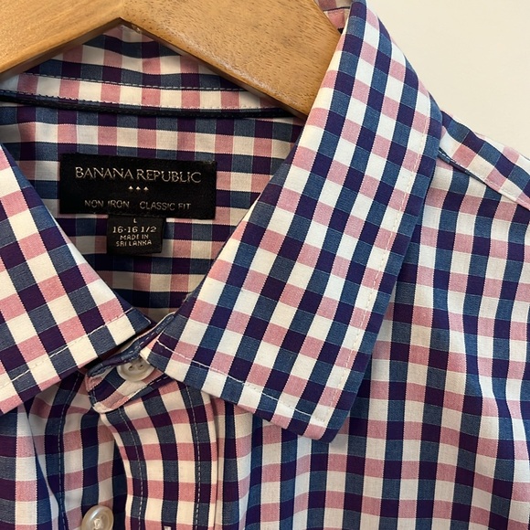 EUC Banana Republic Non-Iron Classic fit button down - Picture 2 of 3